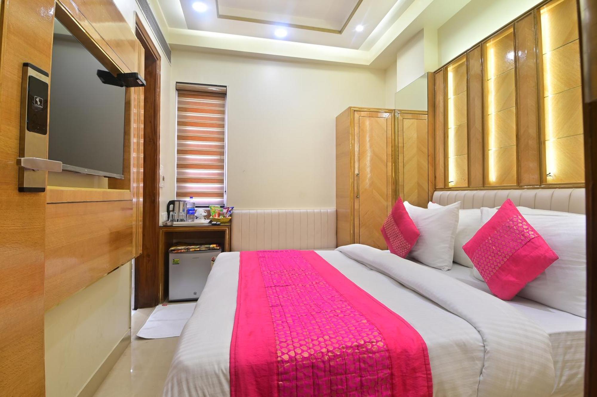 Hotel Gold Palace - 03 Mins Walk From New Delhi Railway Station Экстерьер фото