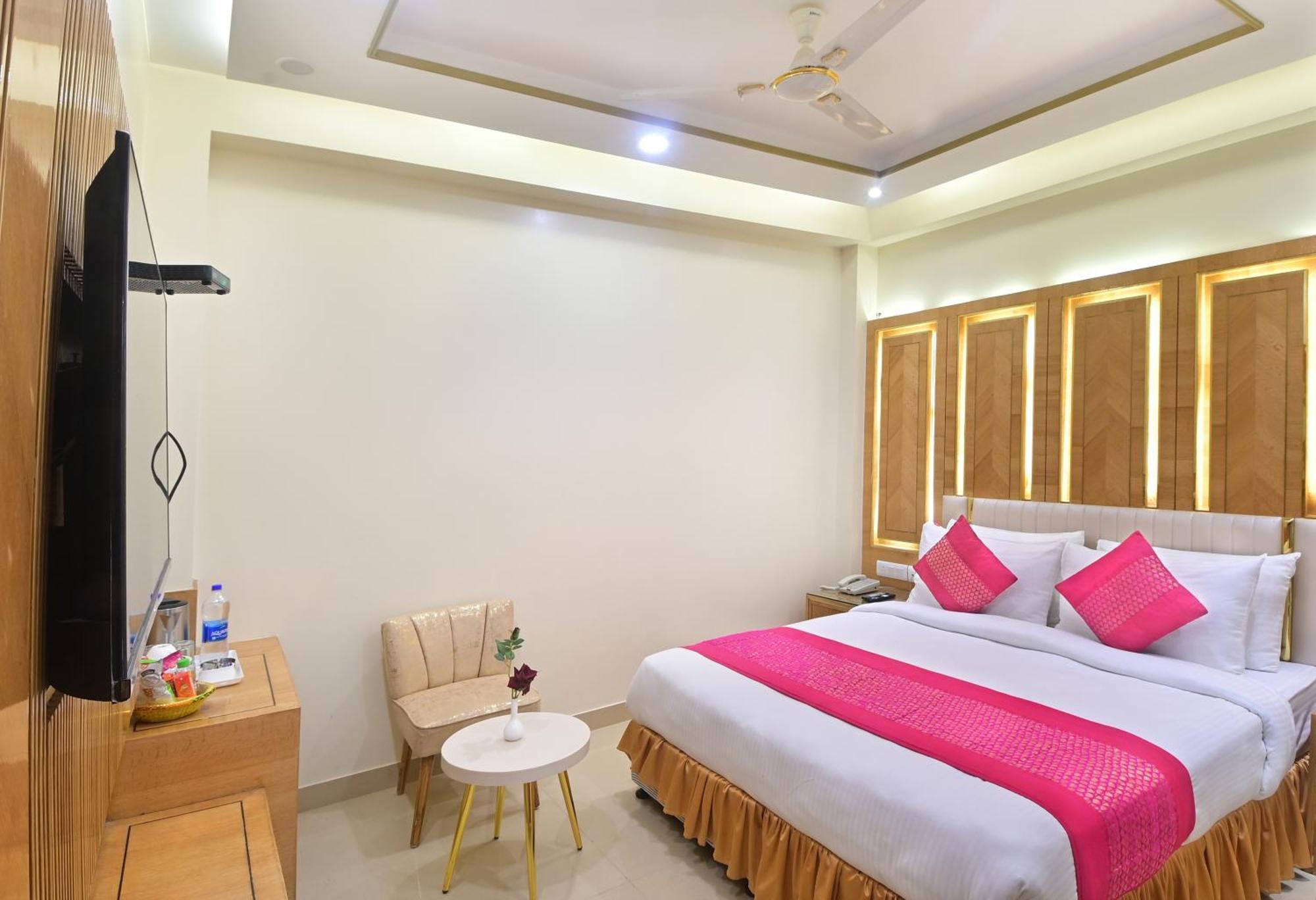 Hotel Gold Palace - 03 Mins Walk From New Delhi Railway Station Экстерьер фото