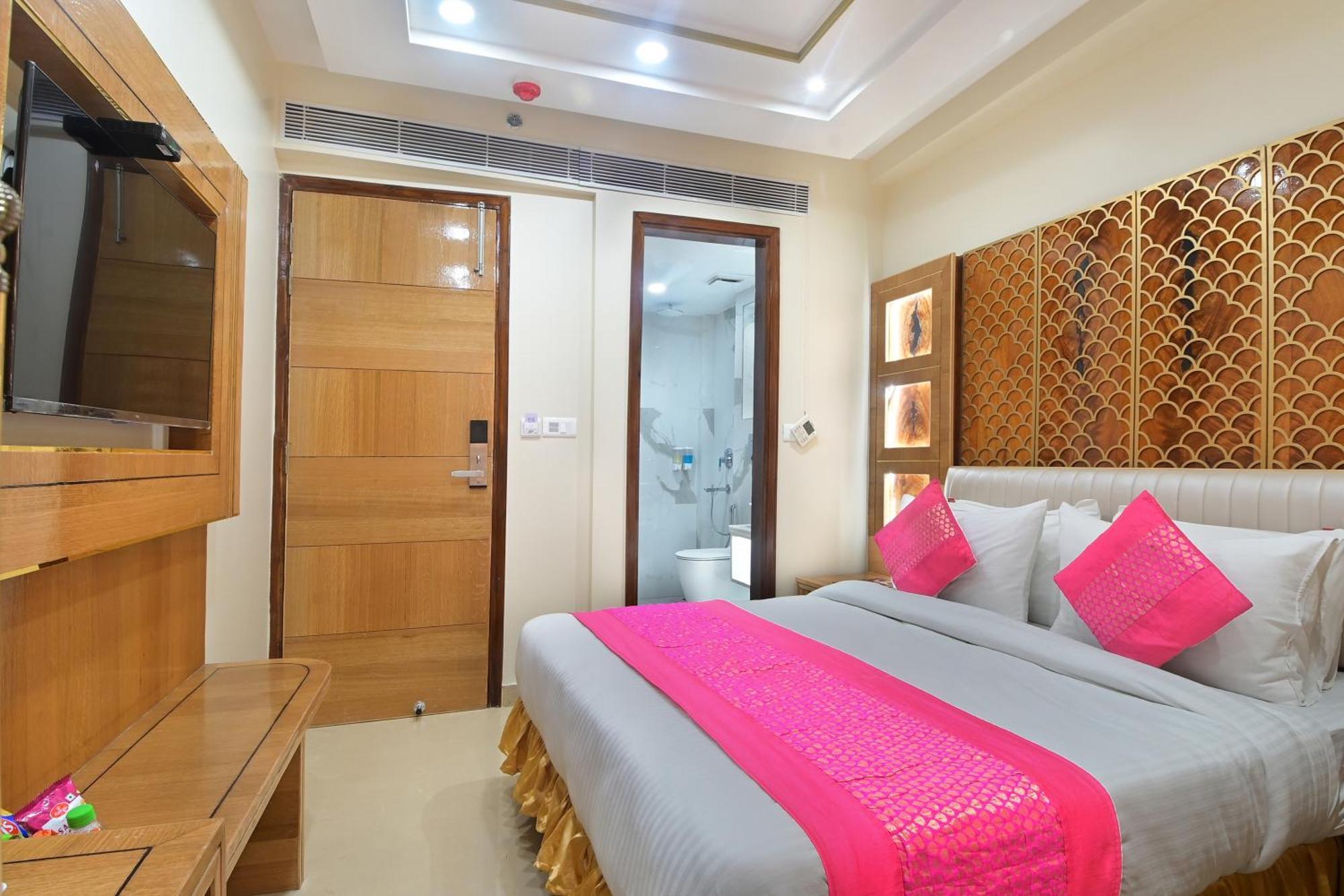 Hotel Gold Palace - 03 Mins Walk From New Delhi Railway Station Экстерьер фото
