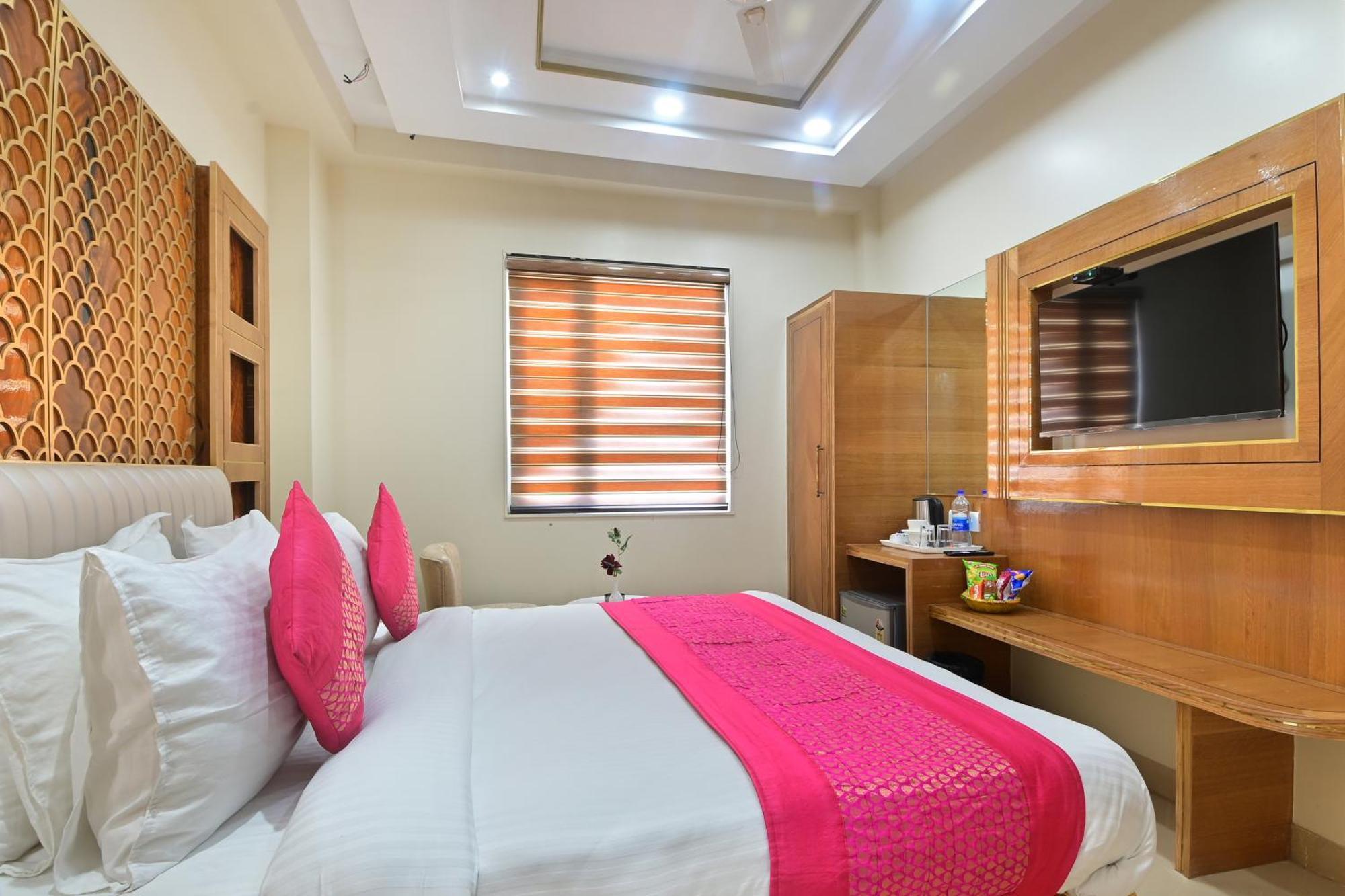 Hotel Gold Palace - 03 Mins Walk From New Delhi Railway Station Экстерьер фото