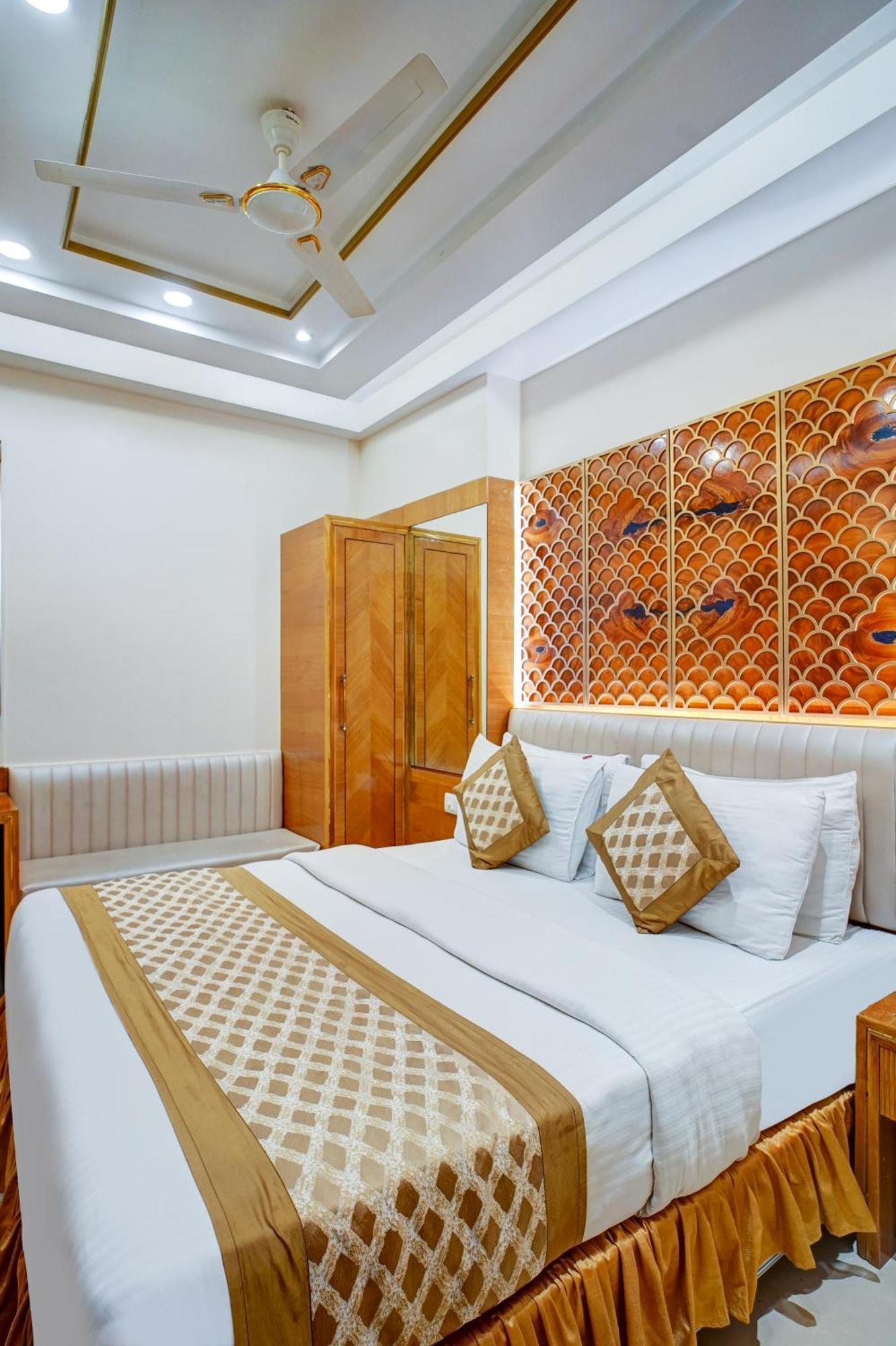Hotel Gold Palace - 03 Mins Walk From New Delhi Railway Station Экстерьер фото