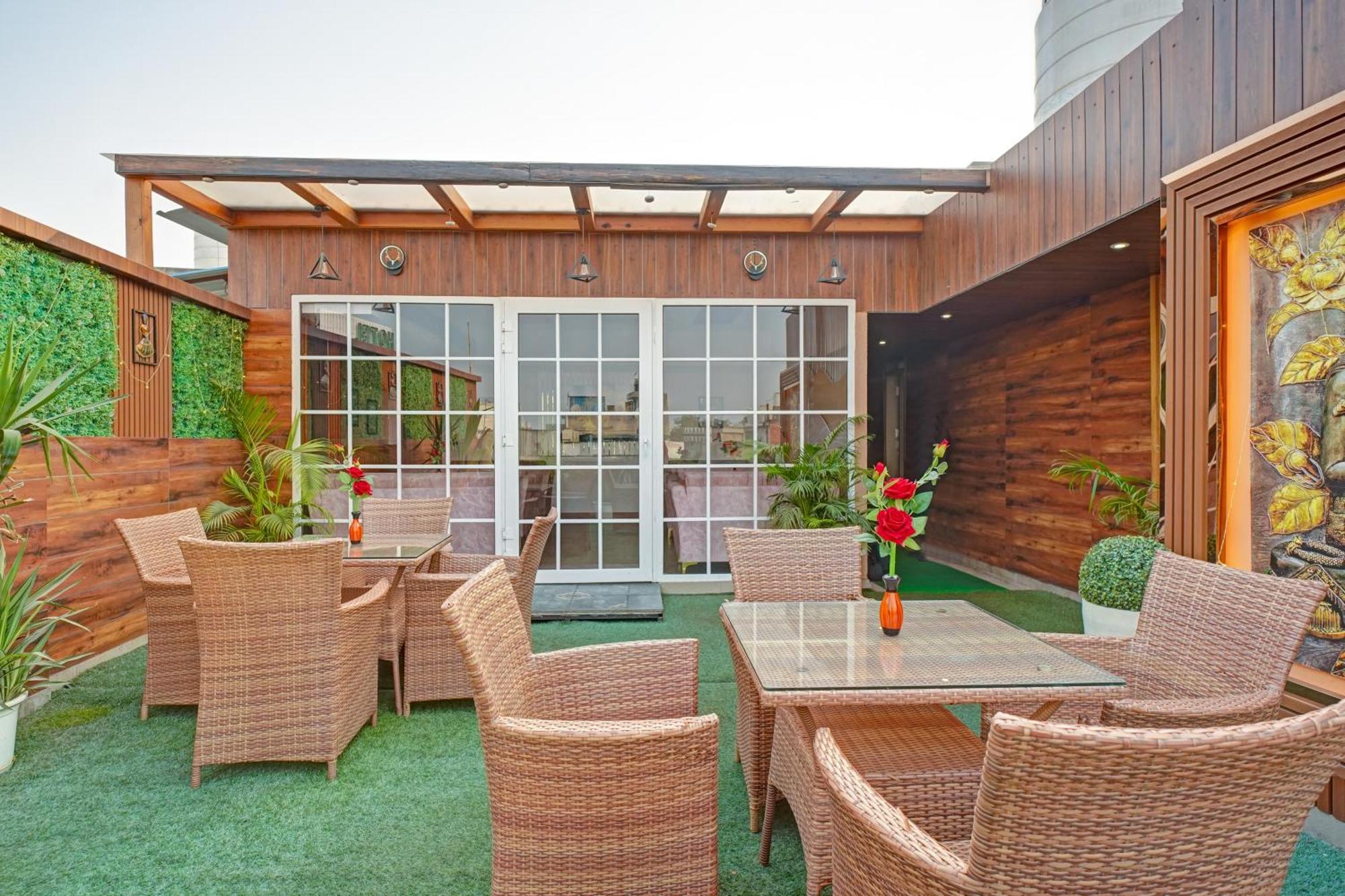 Hotel Gold Palace - 03 Mins Walk From New Delhi Railway Station Экстерьер фото