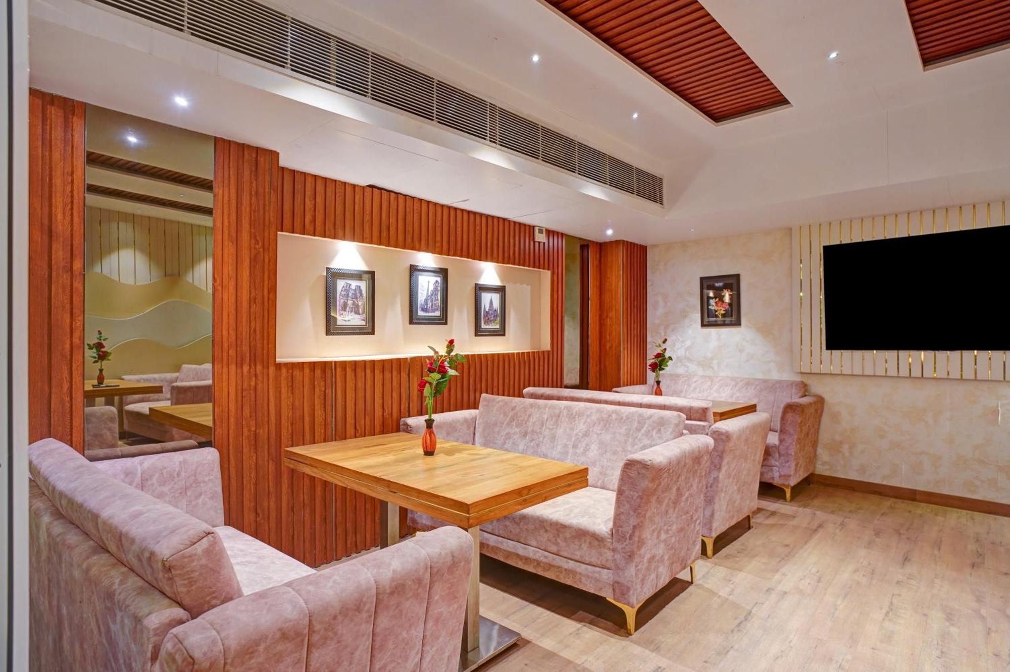 Hotel Gold Palace - 03 Mins Walk From New Delhi Railway Station Экстерьер фото