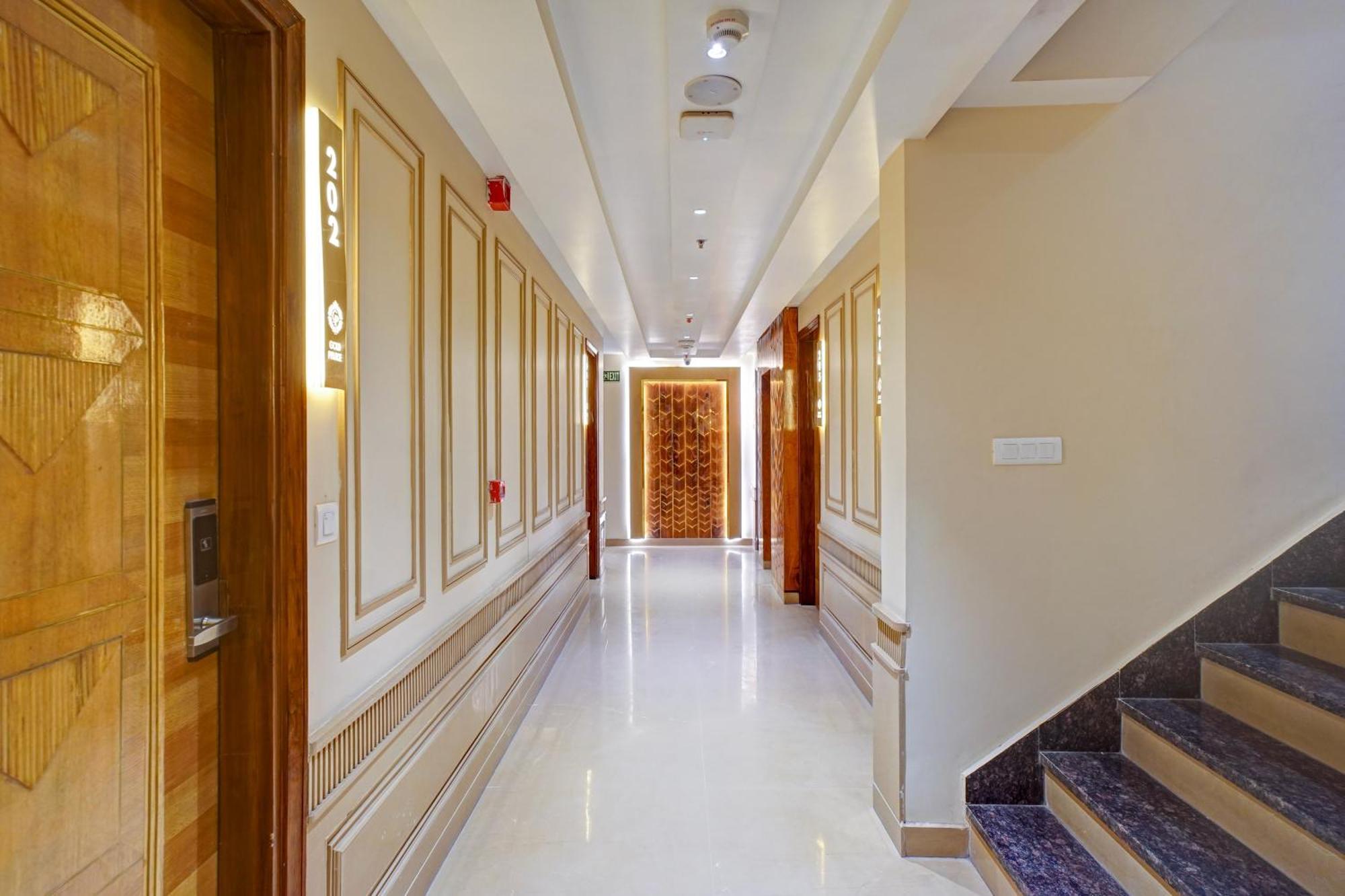 Hotel Gold Palace - 03 Mins Walk From New Delhi Railway Station Экстерьер фото