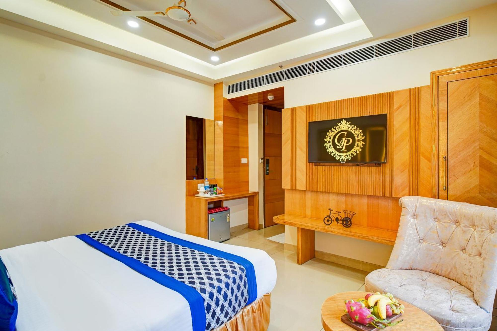 Hotel Gold Palace - 03 Mins Walk From New Delhi Railway Station Экстерьер фото