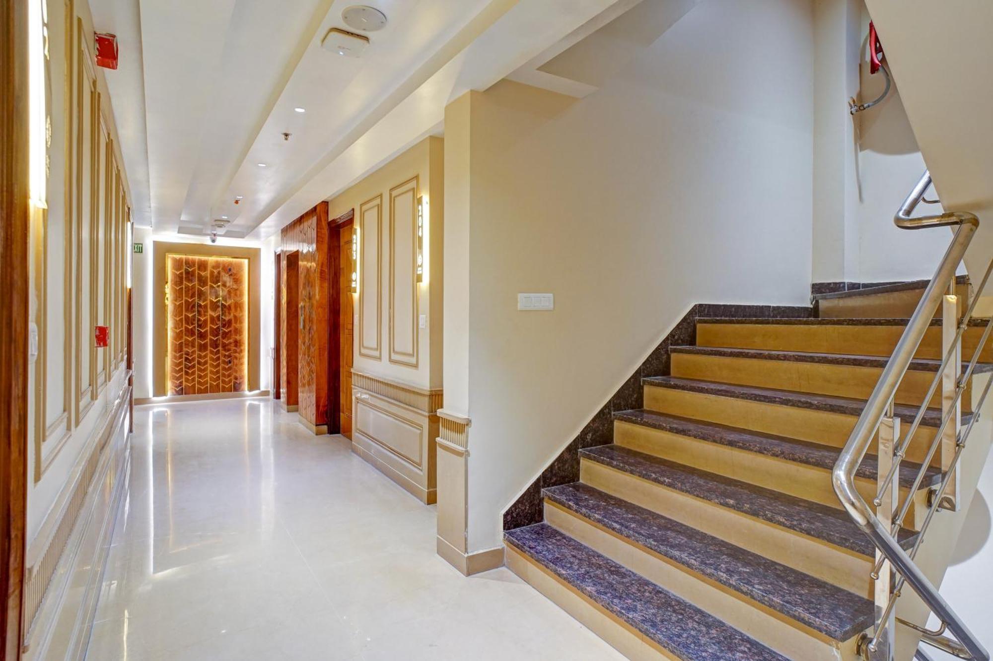 Hotel Gold Palace - 03 Mins Walk From New Delhi Railway Station Экстерьер фото