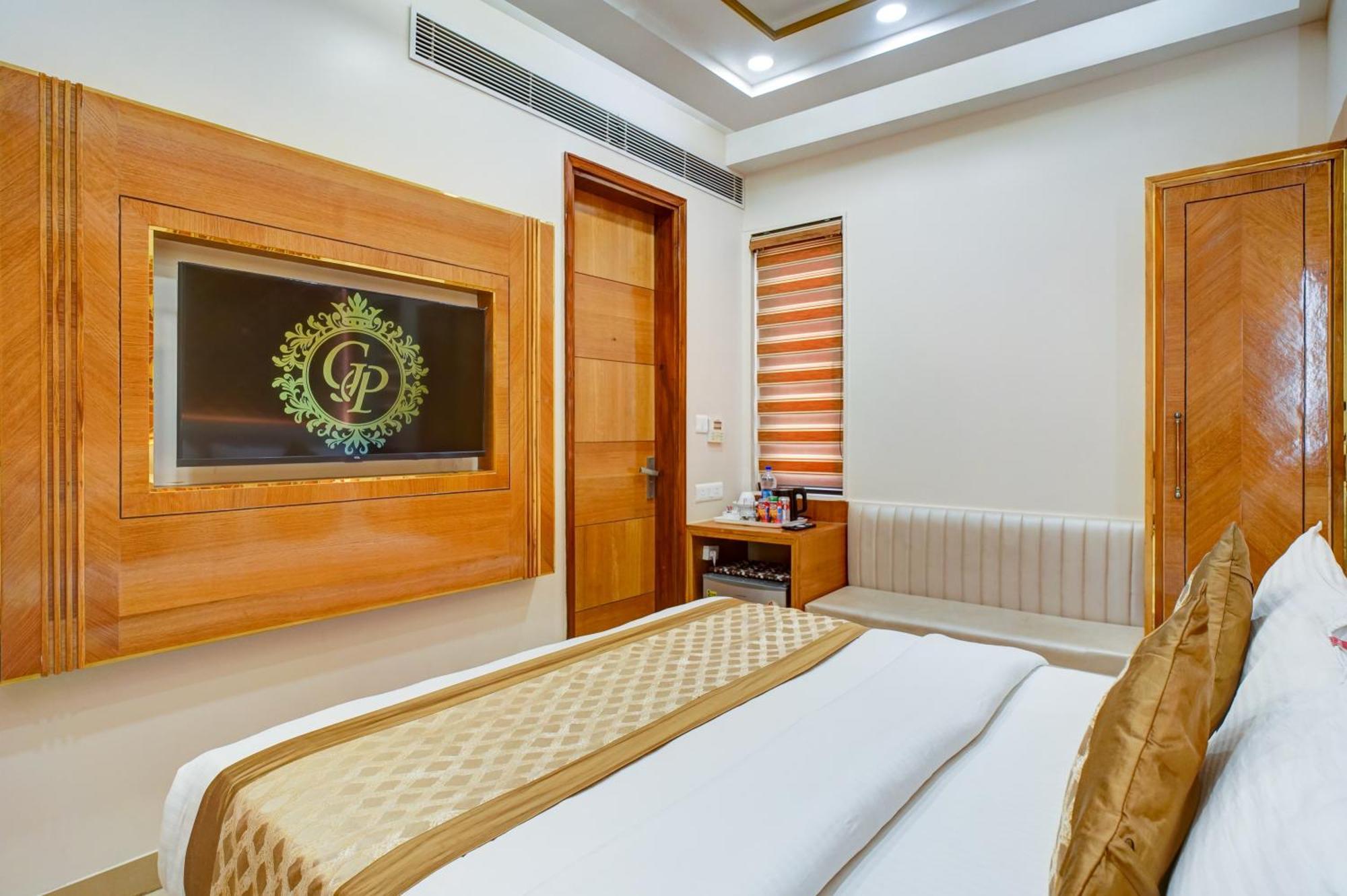 Hotel Gold Palace - 03 Mins Walk From New Delhi Railway Station Экстерьер фото