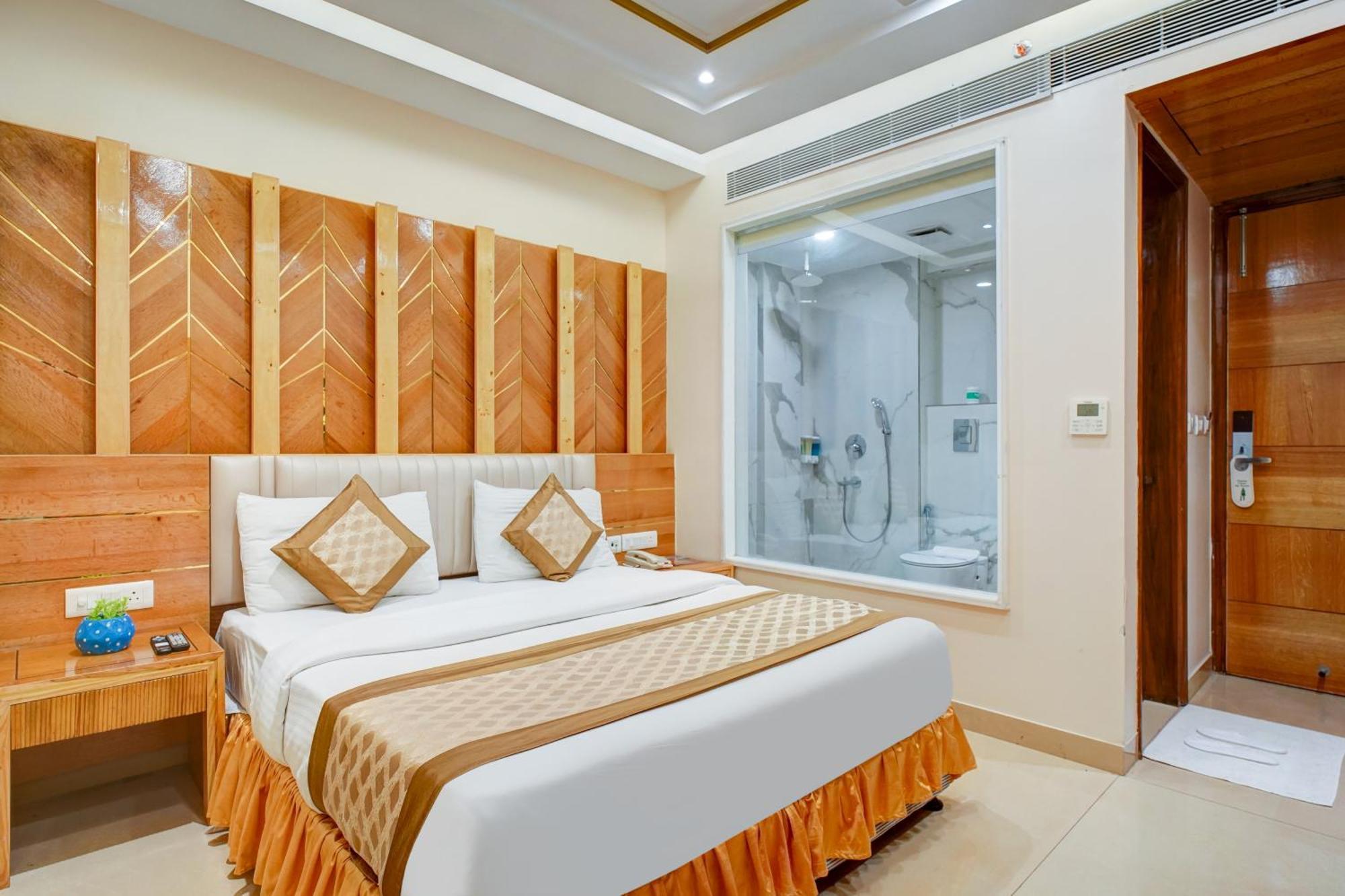 Hotel Gold Palace - 03 Mins Walk From New Delhi Railway Station Экстерьер фото