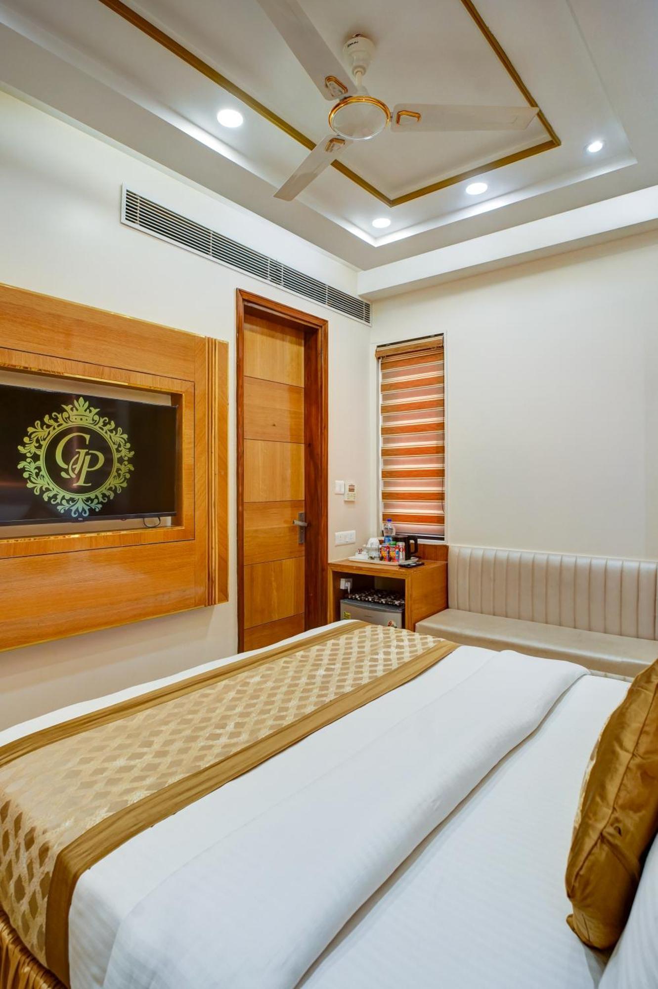 Hotel Gold Palace - 03 Mins Walk From New Delhi Railway Station Экстерьер фото